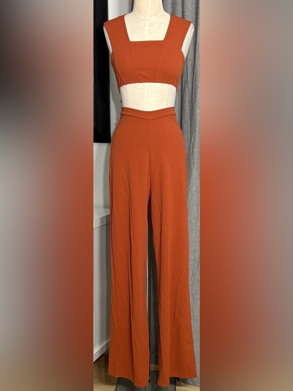 ✨ Gorgeous PrettyLittleThing Wide-Leg Jumpsuit Size 4 ✨